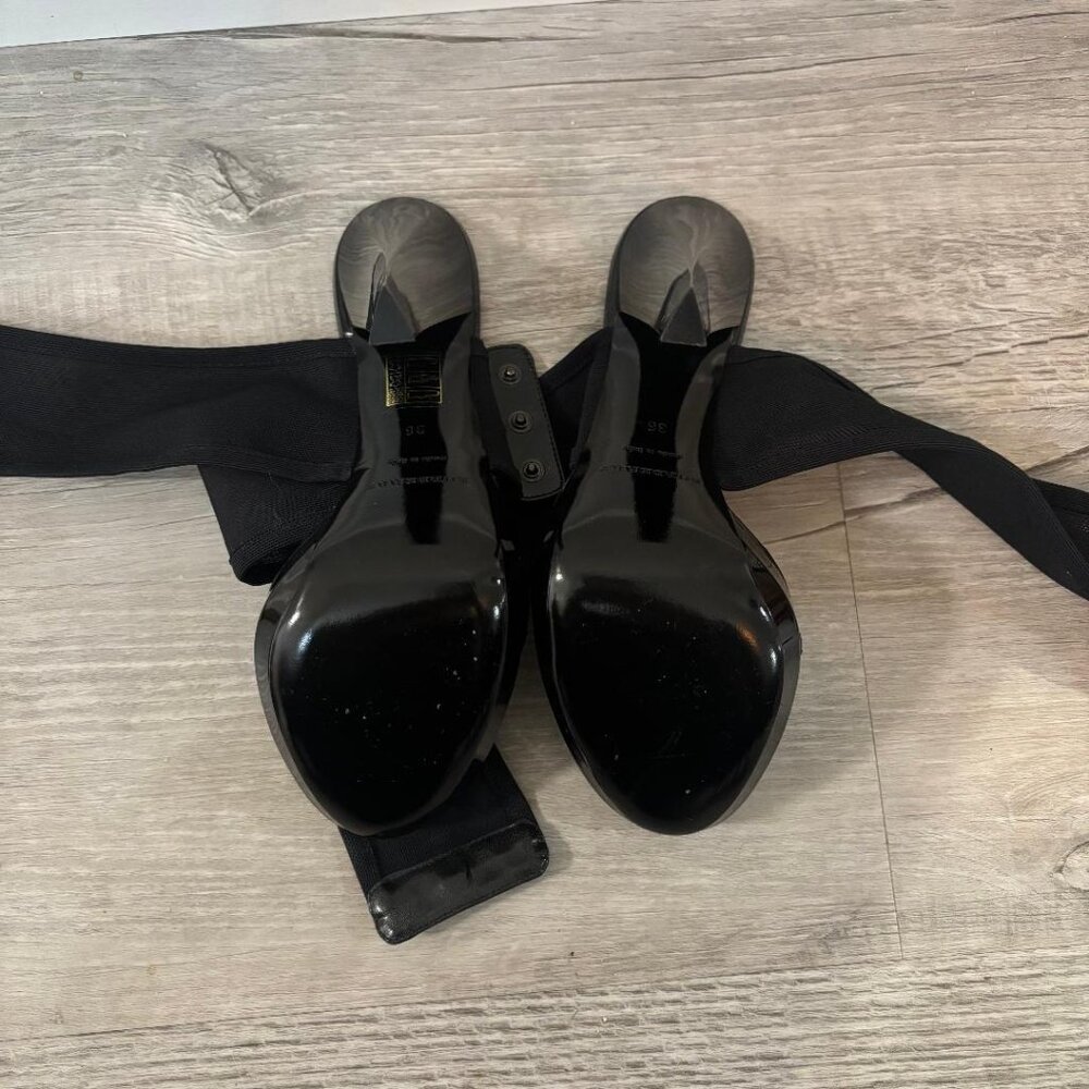 New! Burberry Black Ankle Wrap Runway Heels Size 6 w/Cloth & Box - Picture 7 of 9